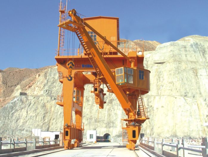 雙向雙回轉(zhuǎn)壩頂門(mén)機(jī)