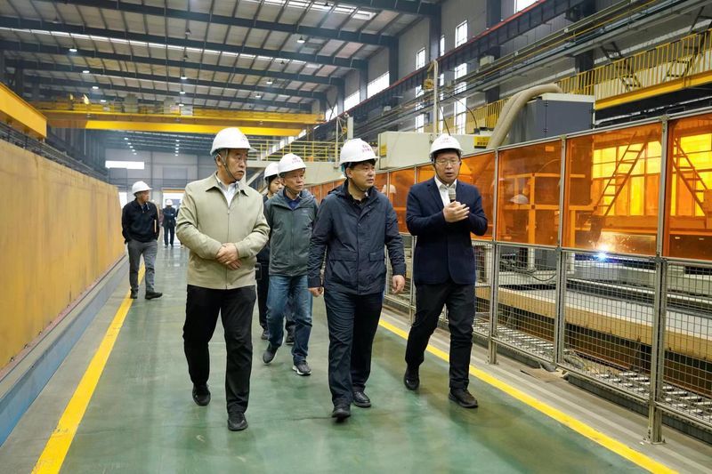 太原科技大學(xué)副校長(zhǎng)馬立峰一行蒞臨衛(wèi)華交流座談