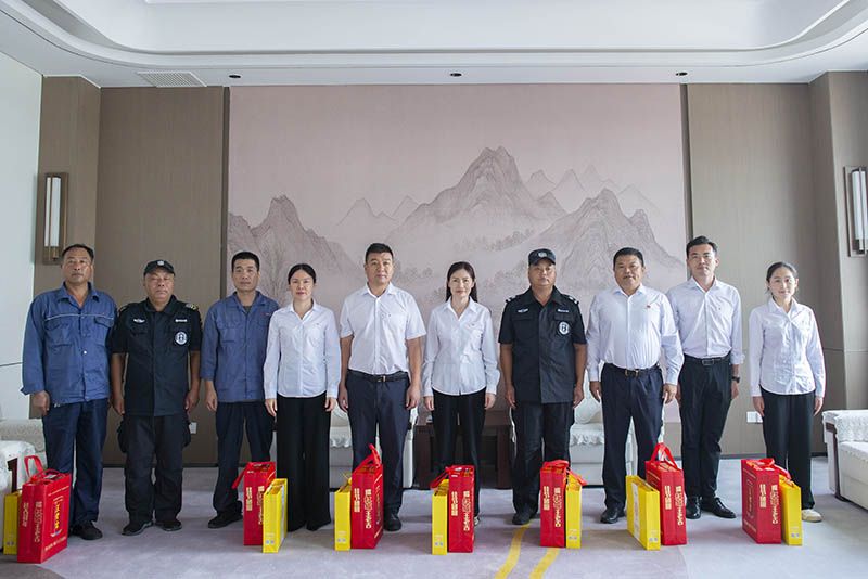 共敘魚水情!衛(wèi)華集團(tuán)開展“八一”慰問及退役軍人座談會(huì)